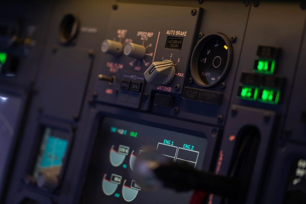 Aircraft cockpit instrument